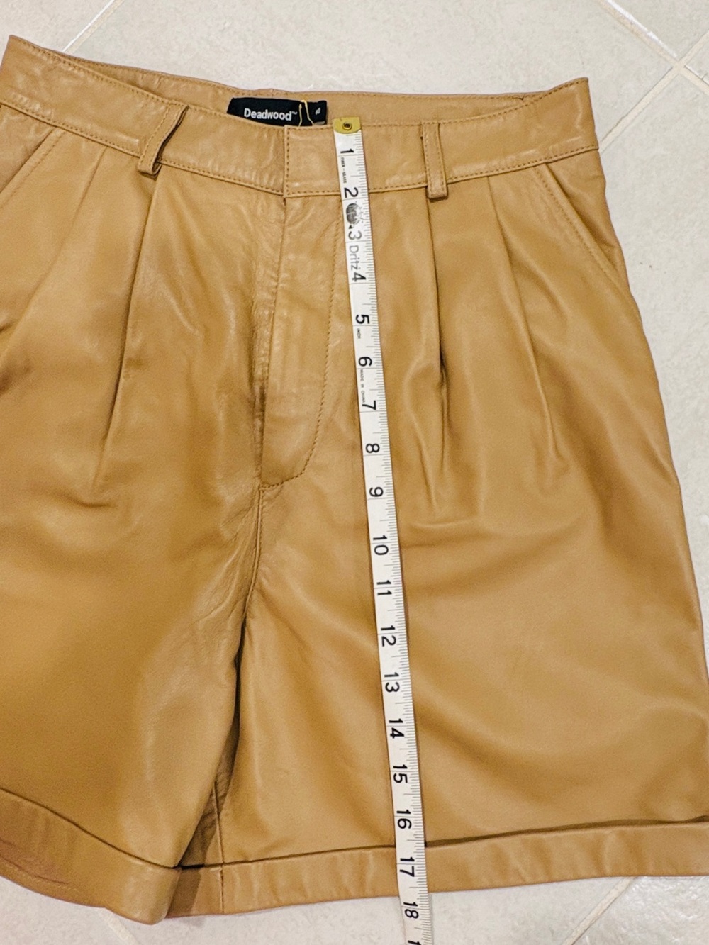 Amour Vert Deadwood Suzy camel 100% recycled leathe Pleated Women's Shorts - Picture 5 of 8